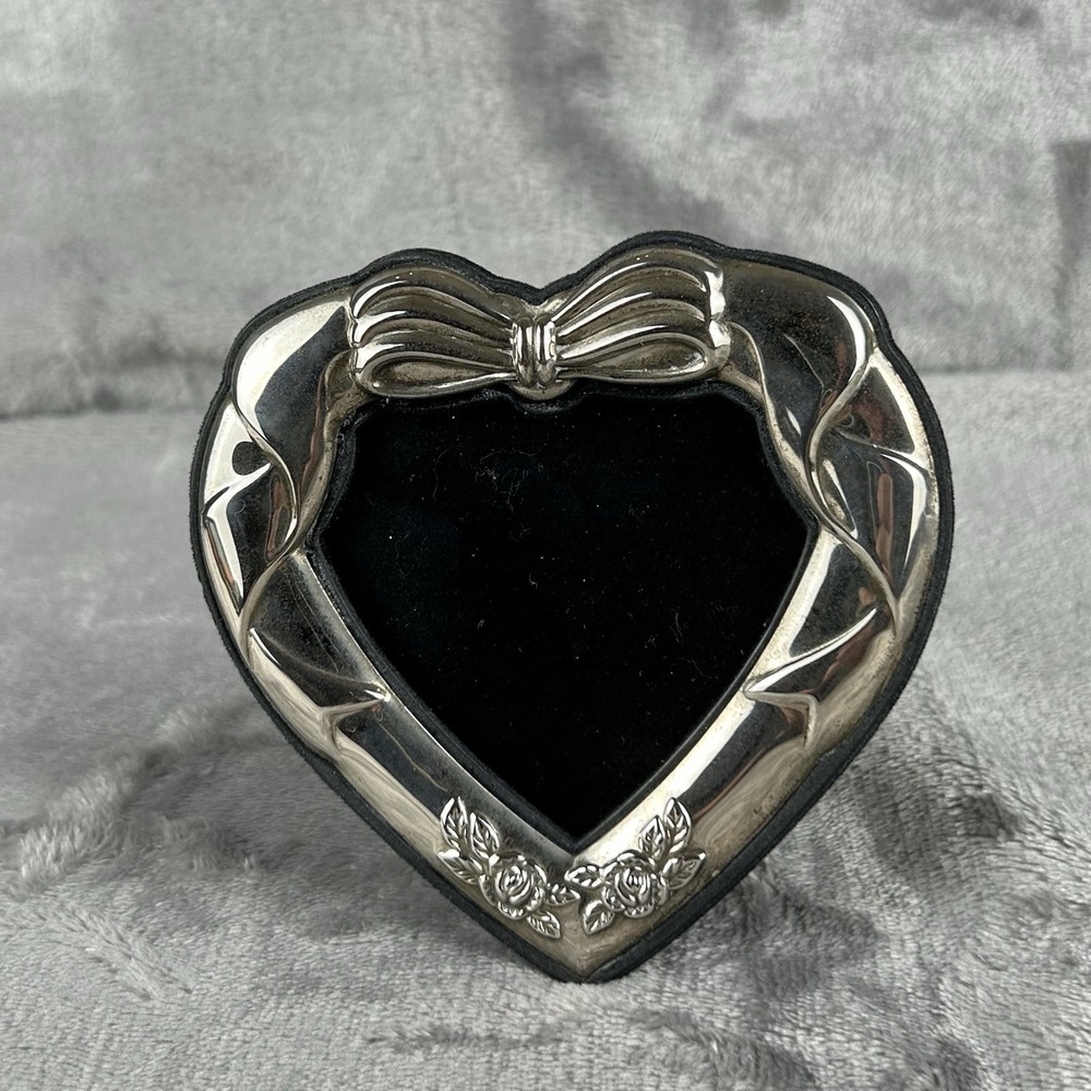 VTG Silver Plated Heart Shaped‎ Picture Frame Easel Back Table Top Victorian